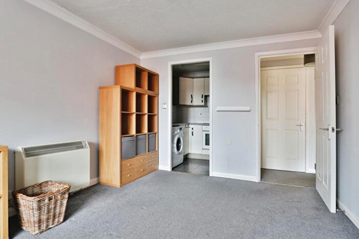1 Bedroom Flat For Sale In Cleveland Road, Bournemouth, Dorset, BH1