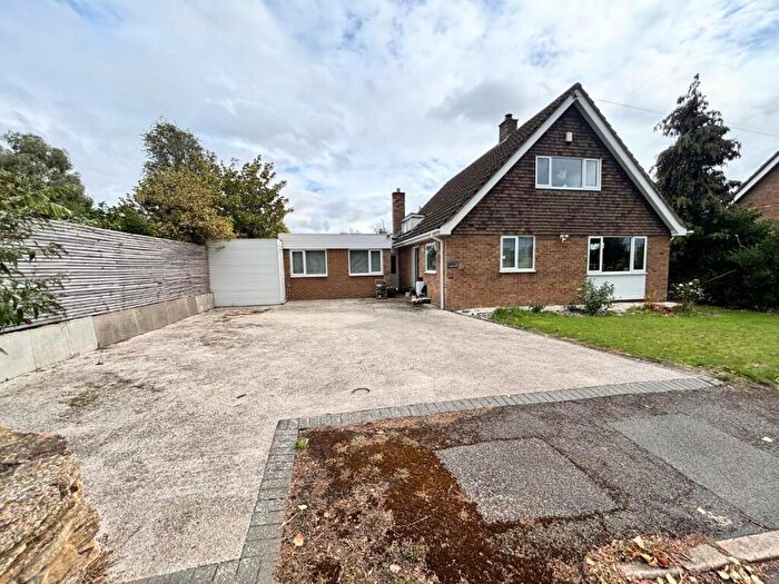 4 Bedroom Detached House For Sale In Chestnut Avenue, Wootton Village, Northampton, NN4