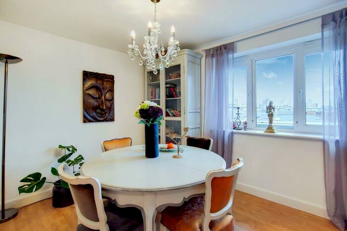 2 Bedroom Flat To Rent In Hereford Road, Bow, London, E3