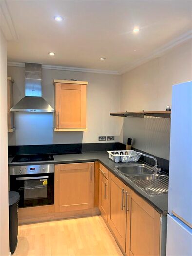 1 Bedroom Flat To Rent In Victoria Road, North Acton, W3