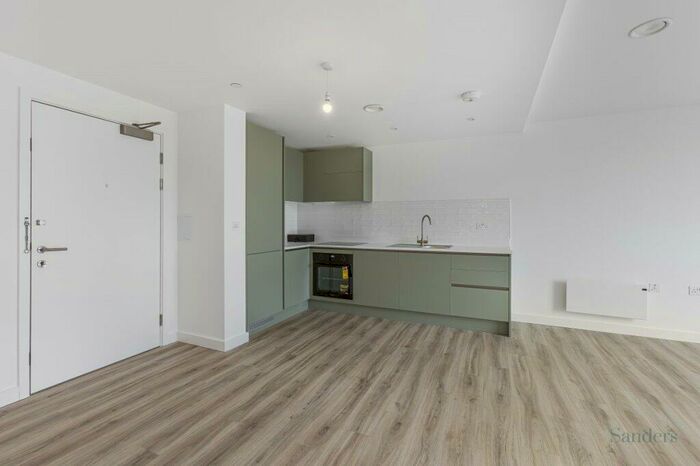 2 Bedroom Flat To Rent In Kimpton Road, Luton, LU2