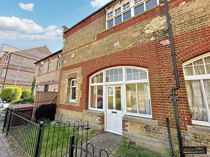 3 Bedroom Terraced House For Sale In Ricketts Close, Greenhill, Weymouth, Dorset, DT4