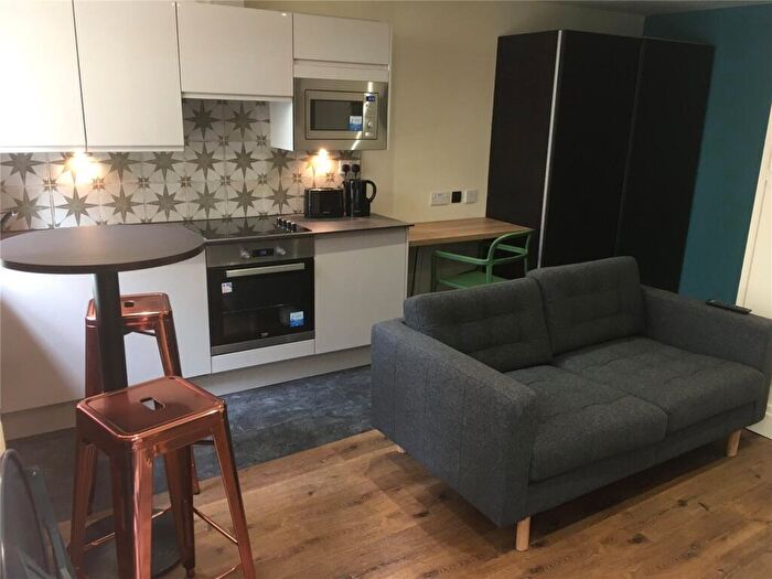 1 Bedroom Apartment To Rent In Somerset Road, Huddersfield, HD5