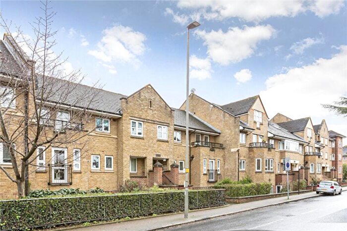 2 Bedroom Flat To Rent In Sienna Court, St. James's Drive, London, SW12