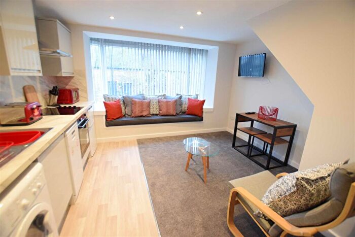 1 Bedroom Flat To Rent In St. Marys Street - City Centre Apartment - /, LN5
