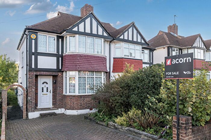 3 Bedroom Semi-detached House For Sale In Senlac Road, London, SE12