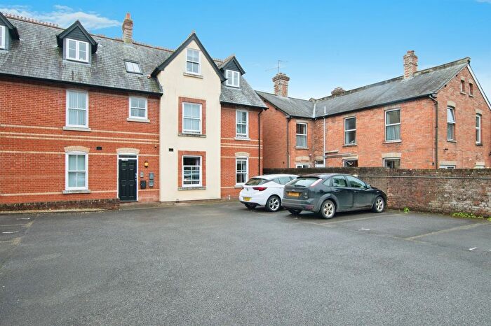 2 Bedroom Flat For Sale In Salisbury Road, Blandford Forum, DT11