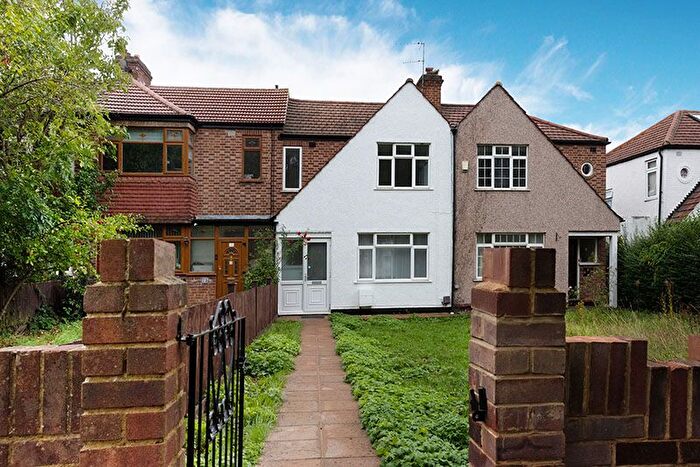 1 Bedroom Terraced House To Rent In Great North Road, Barnet, EN5