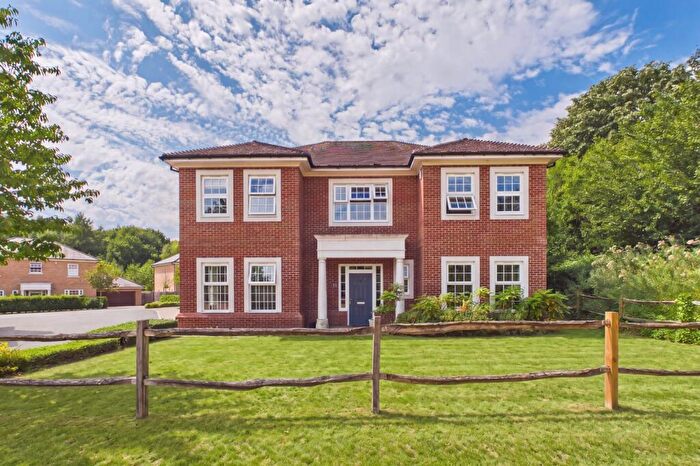 5 Bedroom Detached House For Sale In Grange Walk, Littlewick Green, Maidenhead, Berkshire, SL6