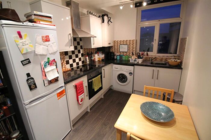 2 Bedroom Flat To Rent In Lawford Street, Bristol, BS2