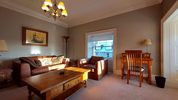 2 Bedroom Flat To Rent In Bon Accord Street, Aberdeen, AB11