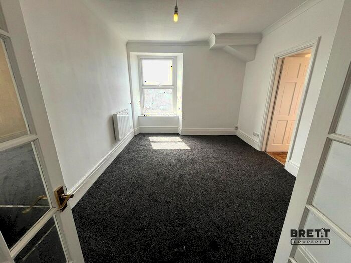 2 Bedroom Flat To Rent In Flat Hilton Flats, Warren Street, Tenby, Pembrokeshire., SA70