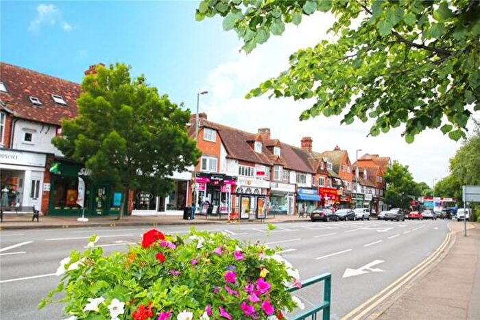 2 Bedroom Flat For Sale In Old Woking Road, West Byfleet, Surrey, KT14