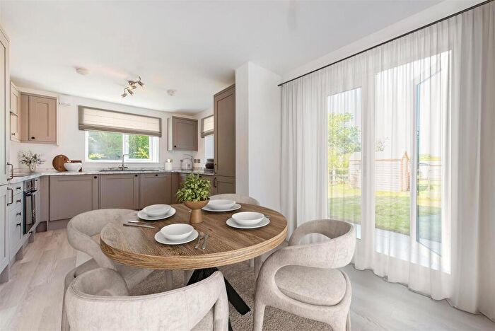 3 Bedroom House For Sale In Ashling Close, West Ashling, PO18