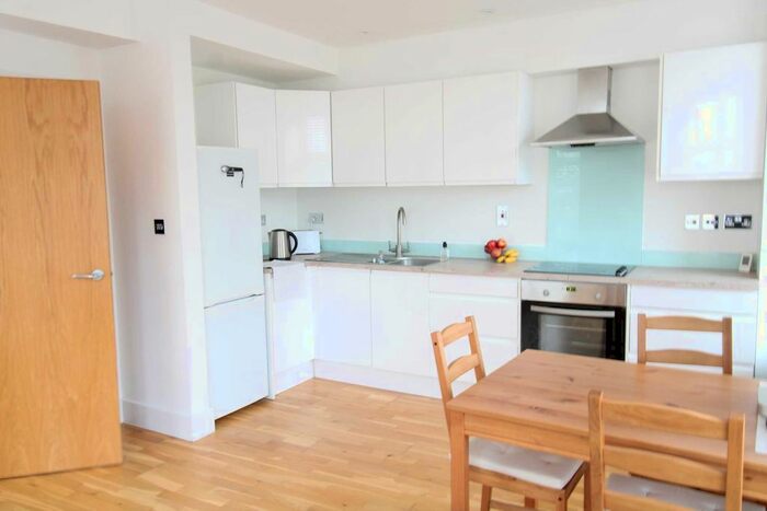 1 Bedroom Flat To Rent In Leighton House, Potters Bar, EN6