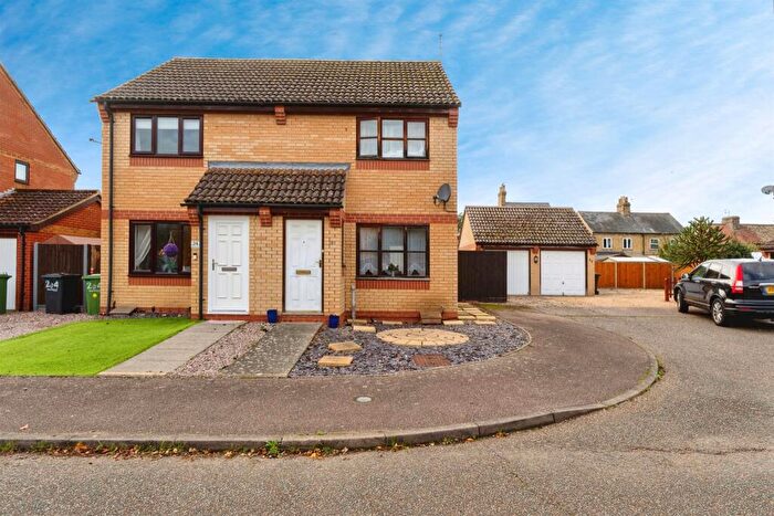 2 Bedroom Semi Detached House For Sale In Watermill Green, Thetford, IP24