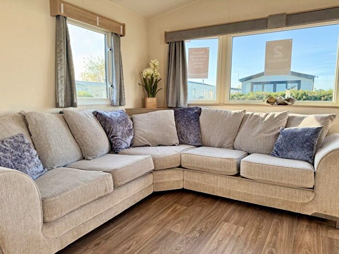 2 Bedroom Park Home For Sale In St. Johns Road, Whitstable, CT5