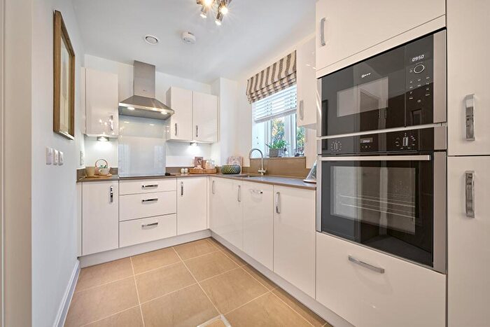 2 Bedroom Retirement Property To Rent In Queens Road, Weybridge, Surrey, KT13