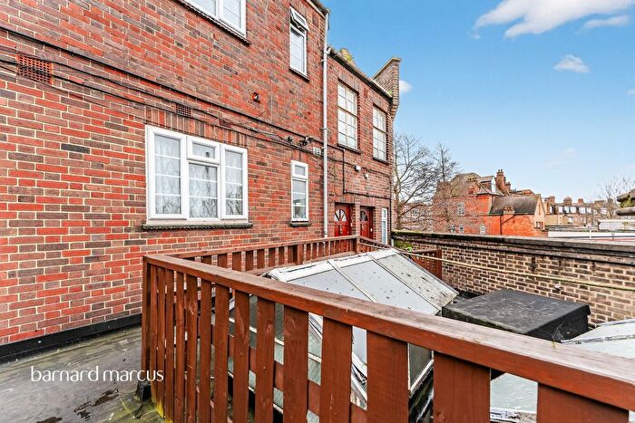 1 Bedroom Flat For Sale In Streatham Green, London, SW16