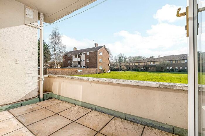 2 Bedroom Flat To Rent In Churchill Court, Wilton, SP2