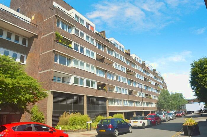 1 Bedroom Flat To Rent In Justin Close, Brentford, TW8