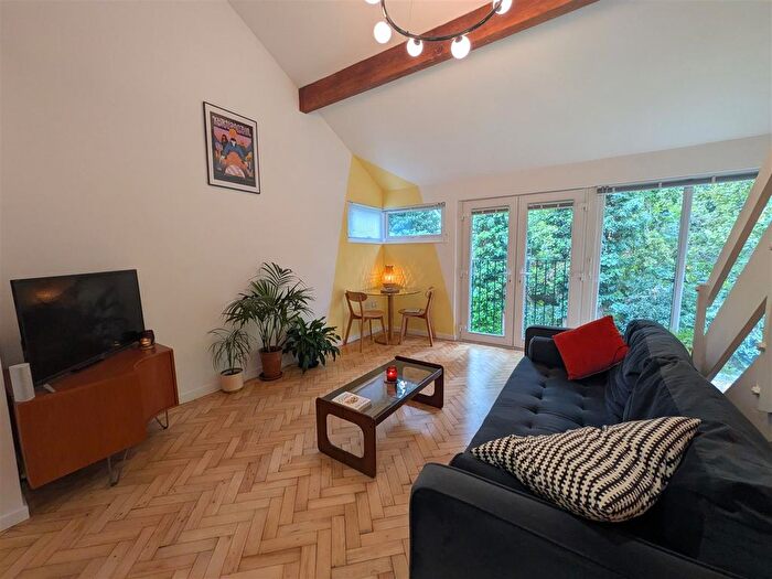 1 Bedroom Flat To Rent In Albany Court, West Didsbury, Manchester, M20
