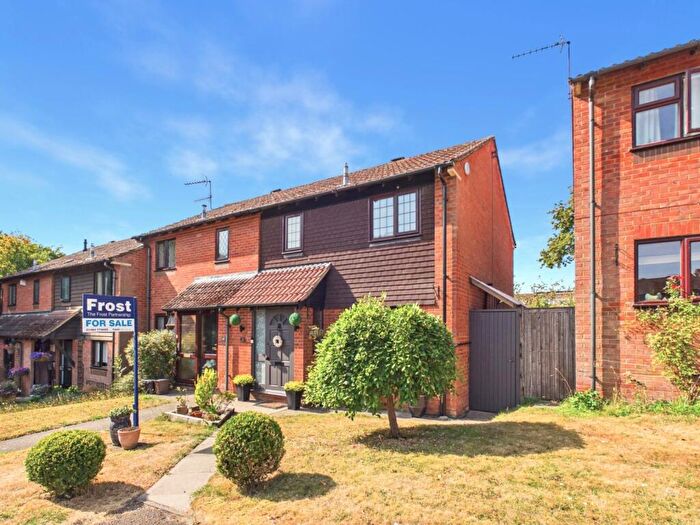 3 Bedroom End Of Terrace House For Sale In Goose Acre, Chesham, Buckinghamshire, HP5