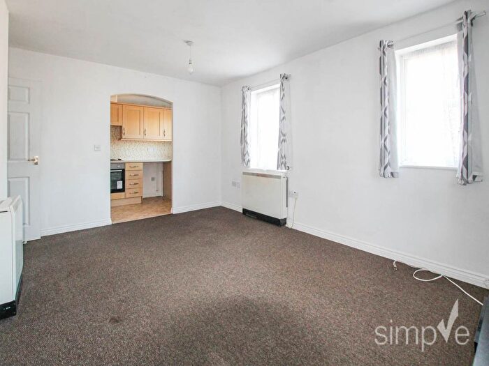 2 Bedroom Flat To Rent In Reid Close, Hayes, Middlesex, UB3