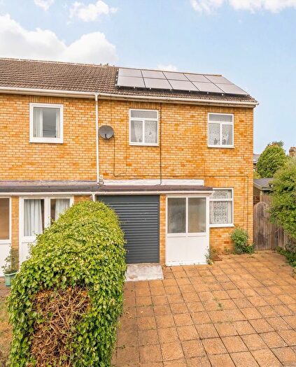 3 Bedroom Semi Detached House For Sale In Rutland Road, Twickenham, TW2