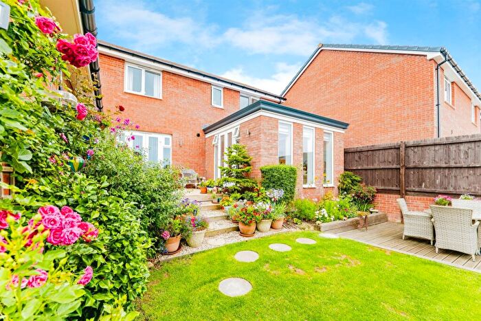 4 Bedroom Detached House For Sale In Railway Road, Rhoose, Barry, CF62