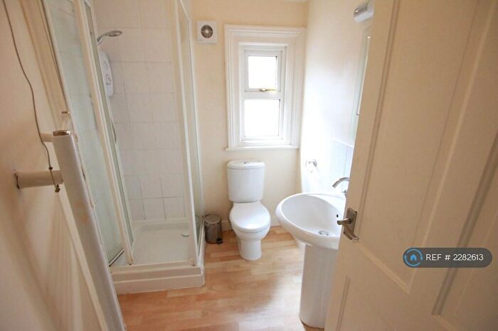 4 Bedroom Terraced House To Rent In Grange Avenue, Reading, RG6