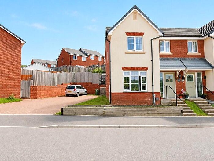 3 Bedroom Semi-Detached House For Sale In Tonyrefail, Porth., CF39