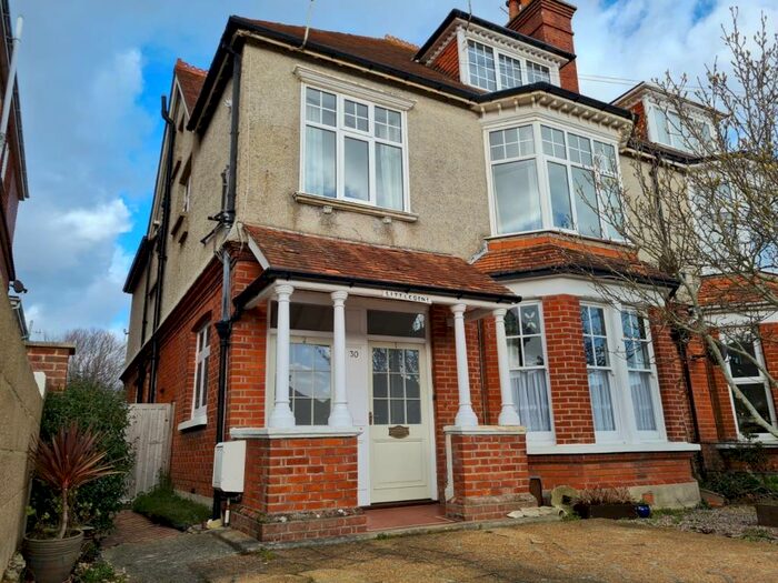 2 Bedroom Apartment To Rent In Victoria Road, Sandown, PO36