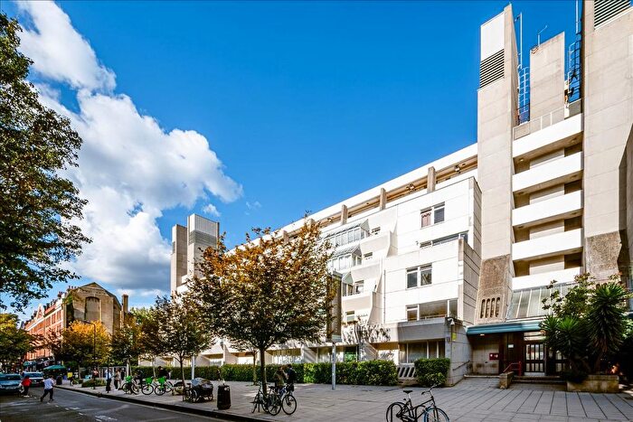 2 Bedroom Flat To Rent In Foundling Court, Bloomsbury, WC1N