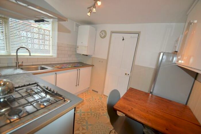 1 Bedroom Flat To Rent In Mabley Street, London, E9