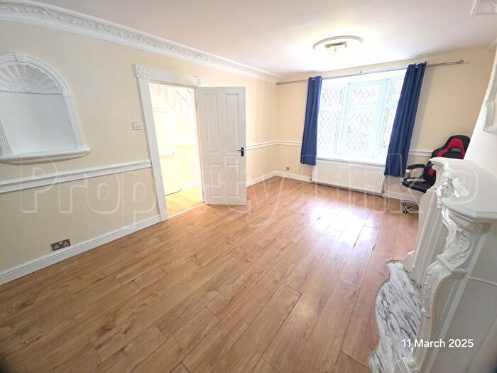 7 Bedroom Property To Rent In Halbutt Street, Dagenham, RM9
