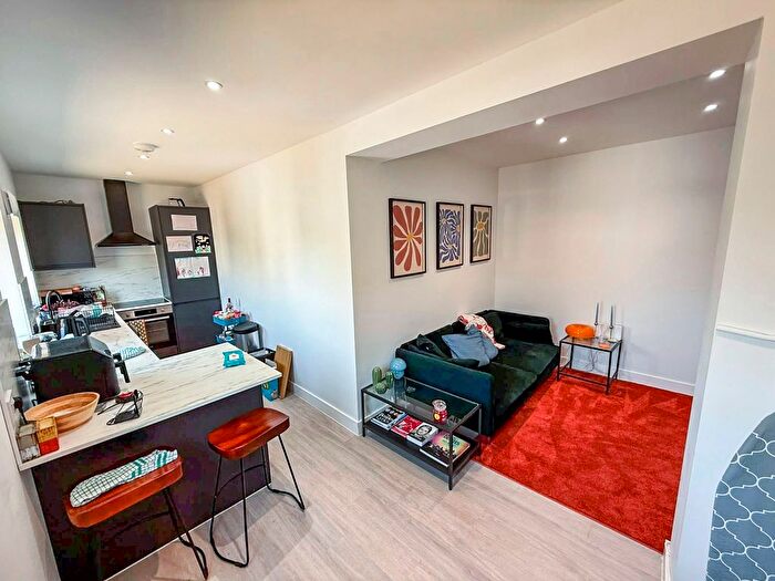 1 Bedroom Flat To Rent In Meadow Road, Beeston, NG9