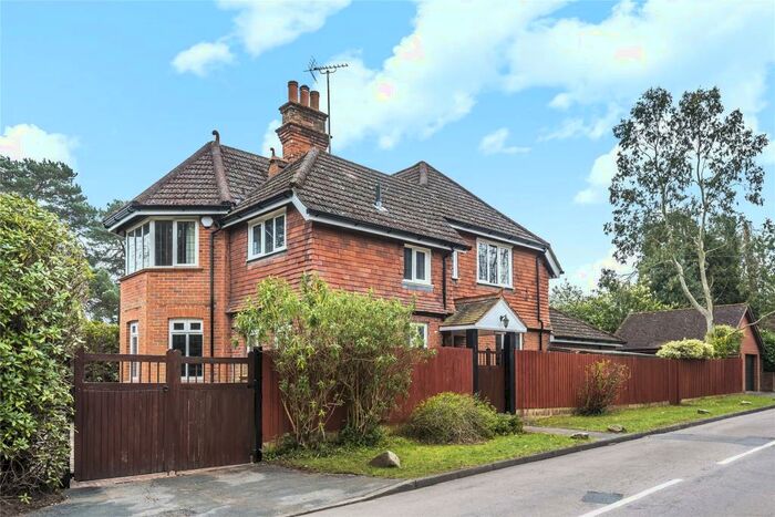 5 Bedroom Detached House To Rent In Grange Road, Camberley, Surrey, GU15