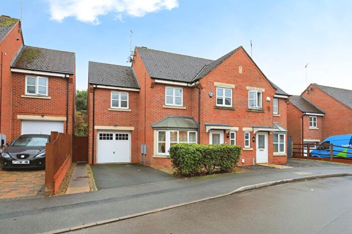 4 Bedroom Semi-Detached House For Sale In Ray Mercer Way, Kidderminster, DY10