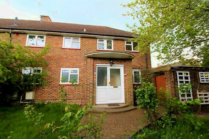 2 Bedroom Maisonette To Rent In Burleys Road, Crawley, West Sussex., RH10