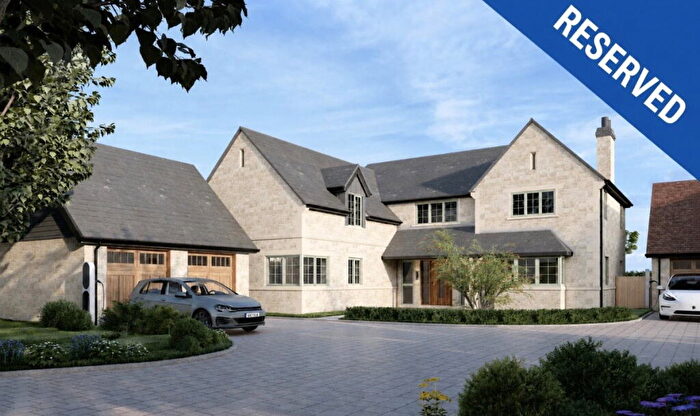 5 Bedroom Detached House For Sale In Hedgerow Gardens. Thornborough. ., MK18