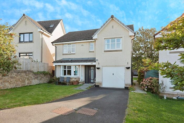 4 Bedroom Detached House For Sale In Peasehill Brae, Rosyth, Dunfermline, Fife, KY11