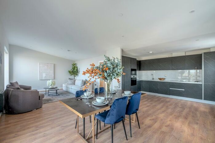 3 Bedroom Penthouse To Rent In Mast Quay, Woolwich Church Street, Woolwich, SE18