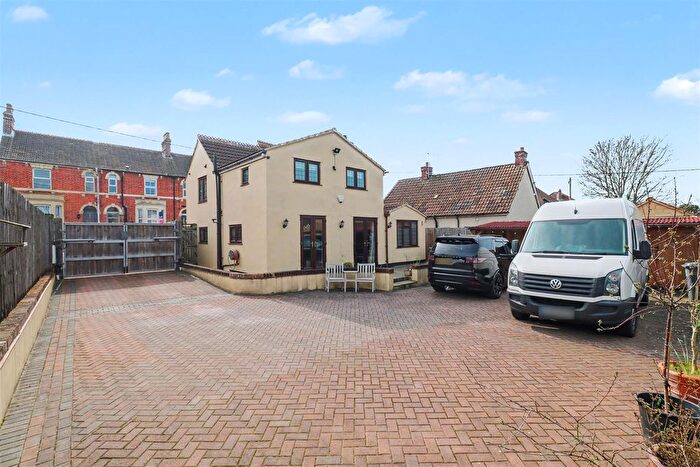 4 Bedroom Detached House For Sale In Leigh Road, Westbury, BA13