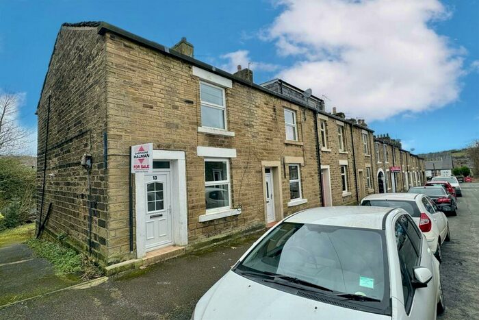 2 Bedroom End Of Terrace House To Rent In Charles Street, Glossop, SK13