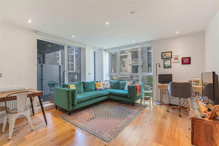 1 Bedroom Apartment To Rent In Centurion Tower, Saxton Street, London, E16