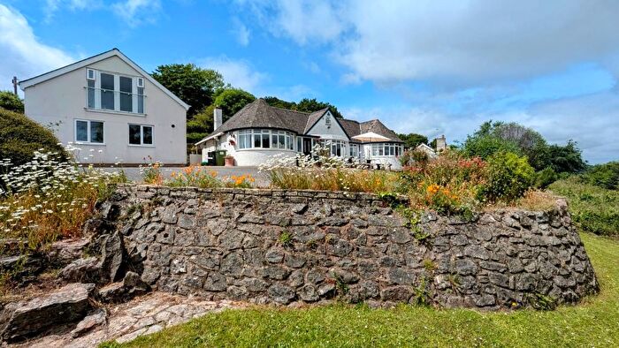 5 Bedroom Property For Sale In Woodleigh Park, Shaldon, TQ14