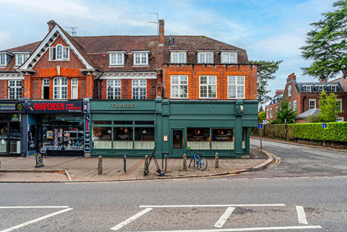 2 Bedroom Maisonette To Rent In High Street, Harpenden, Hertfordshire, AL5