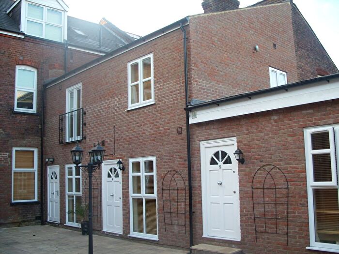 1 Bedroom Flat To Rent In Castle Street, Luton, LU1
