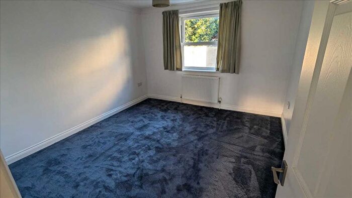 2 Bedroom Flat To Rent In Avonwick Apartments, Aveland Road, Torquay, TQ1